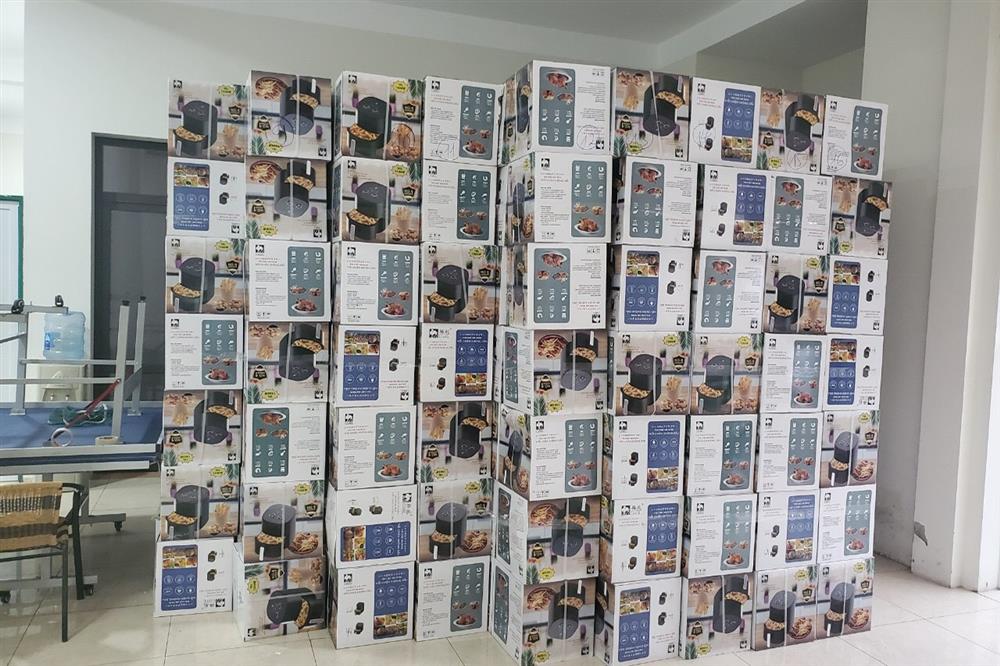 Hà Nội: Phát hiện gần 500 chiếc nồi chiên không dầu nghi nhập lậu